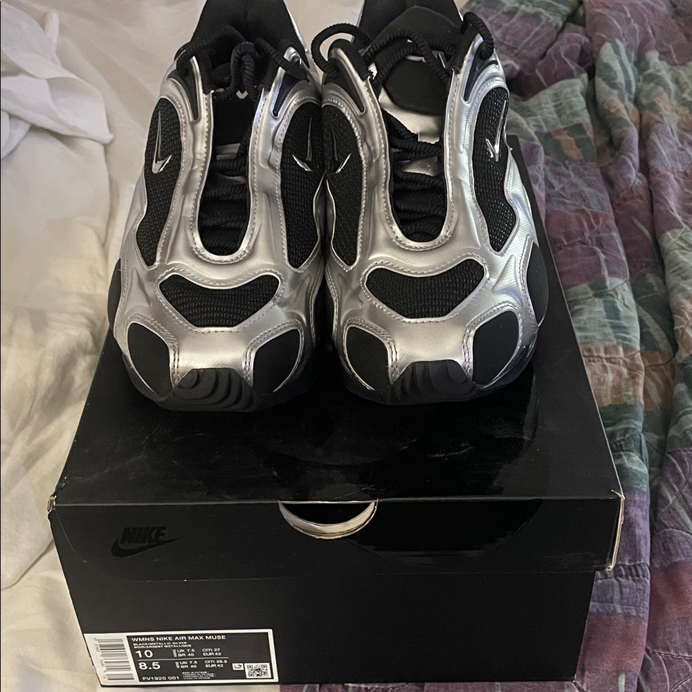 Nike Black and Silver Athletic Sneakers